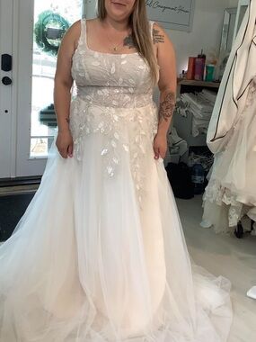 Bridal A-Line Tulle Dress with Beaded Leaf Appliqué - White/Cream